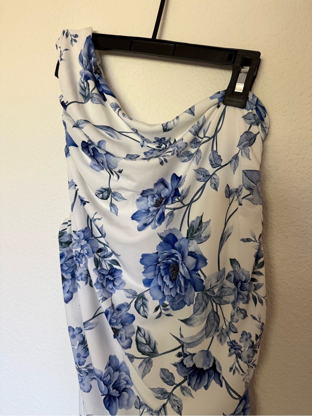 Club L London White One-Shoulder Maxi Dress with Blue Floral Print Maternity - Picture 3 of 5